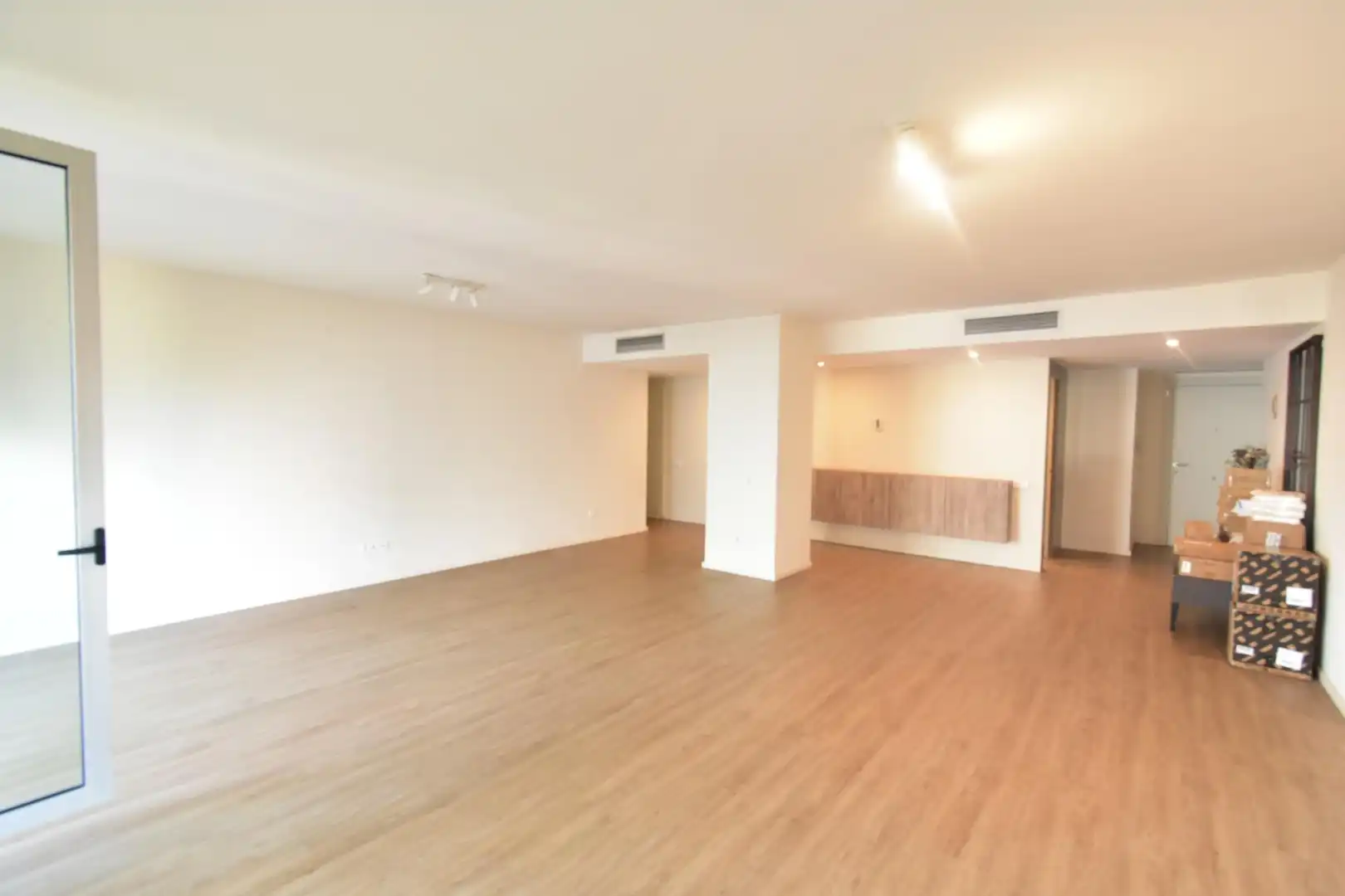 Living room of Flat for rent in Barcelona  with Air Conditioner, Heating and Parquet flooring
