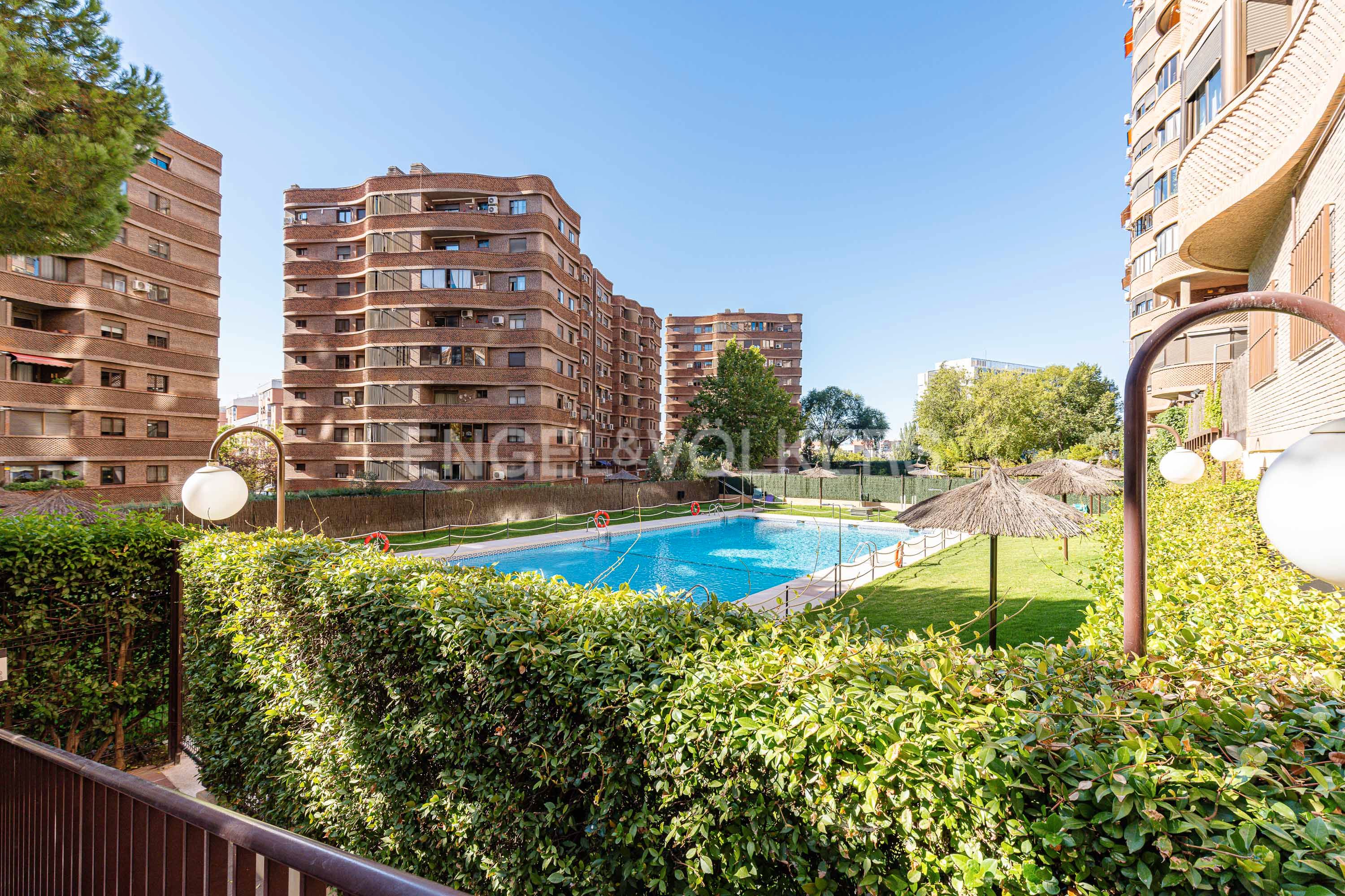 Exterior view of Apartment for sale in  Madrid Capital  with Air Conditioner, Heating and Terrace