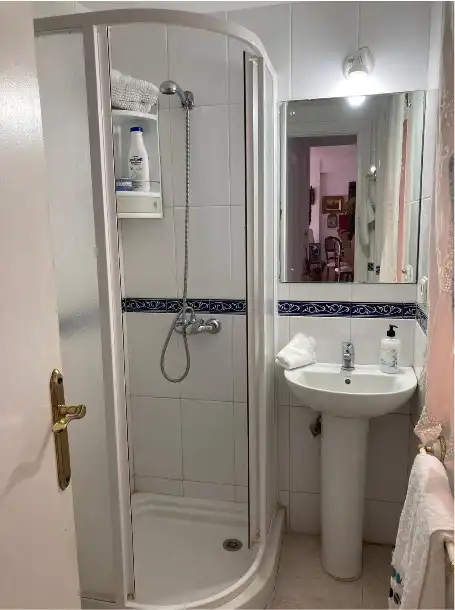 Bany de Pis en venda en Fuengirola amb Terrassa i Piscina comunitària
