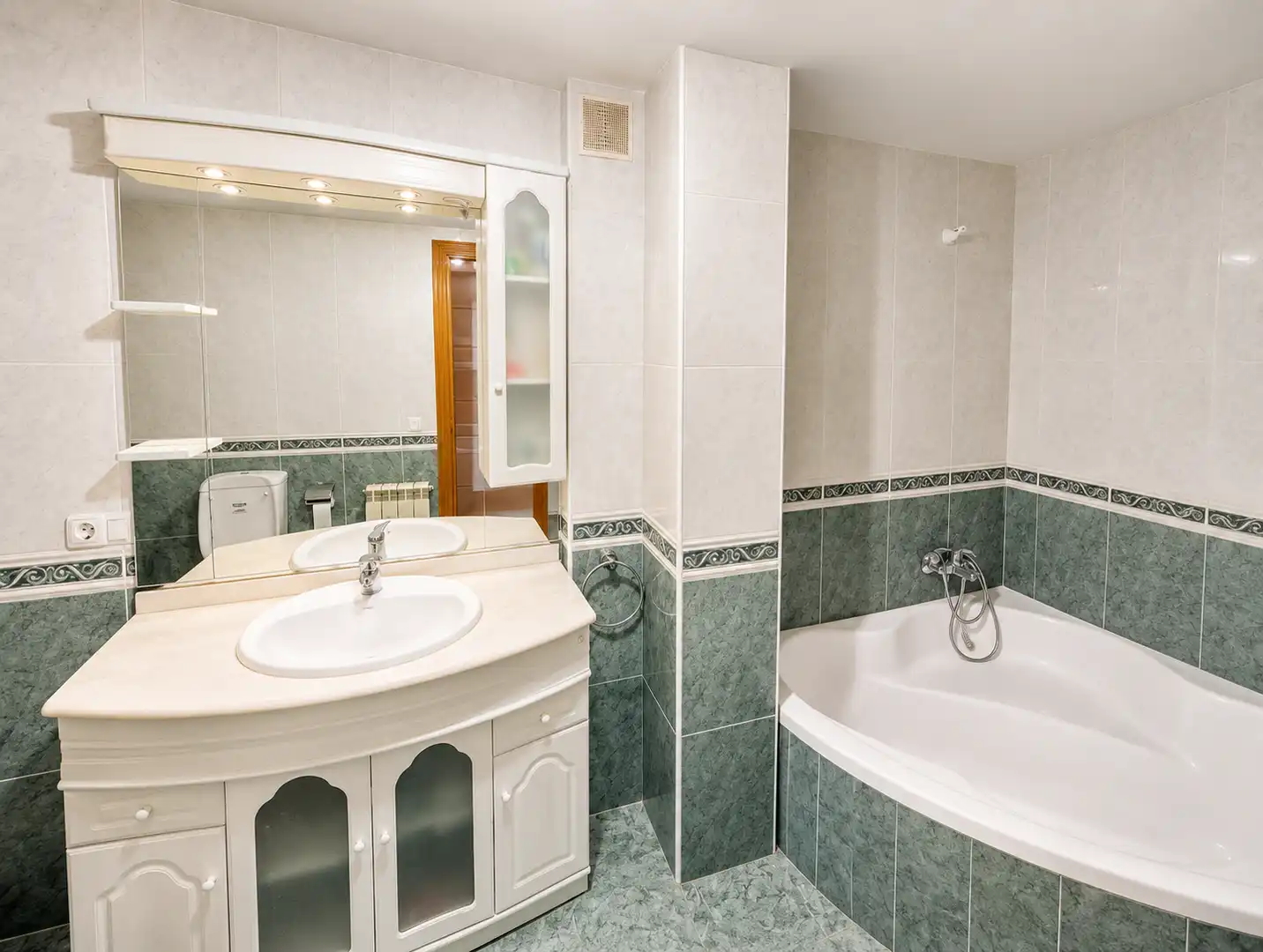 Baño de Piso en venta en Marín con Calefacción y Trastero