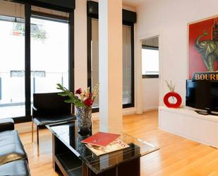 Living room of Flat to rent in  Madrid Capital  with Air Conditioner, Heating and Furnished