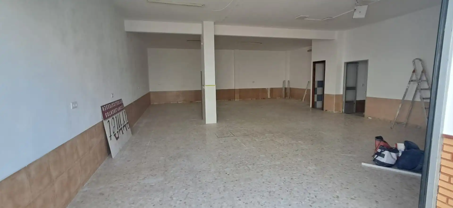 Gewerbefläche zum Verkauf in Utrera ciudad