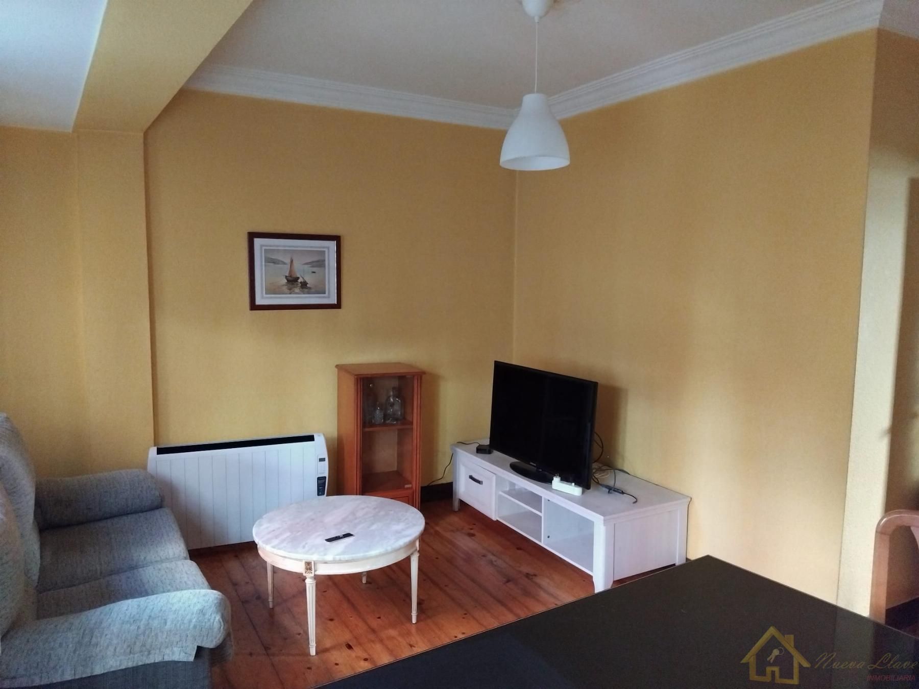 Sala d'estar de Pis en venda en Lugo Capital amb Calefacció, Parquet i Terrassa