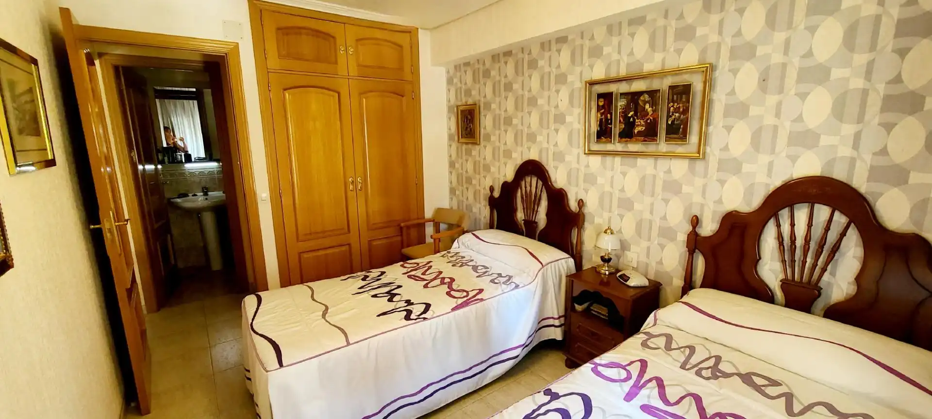 Dormitori de Apartament en venda en Madrid amb Calefacció