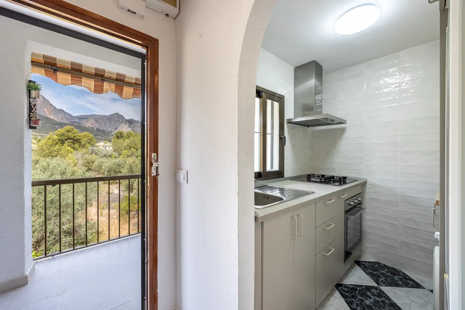 Cuina de Apartament en venda en La Nucia amb Traster i Moblat