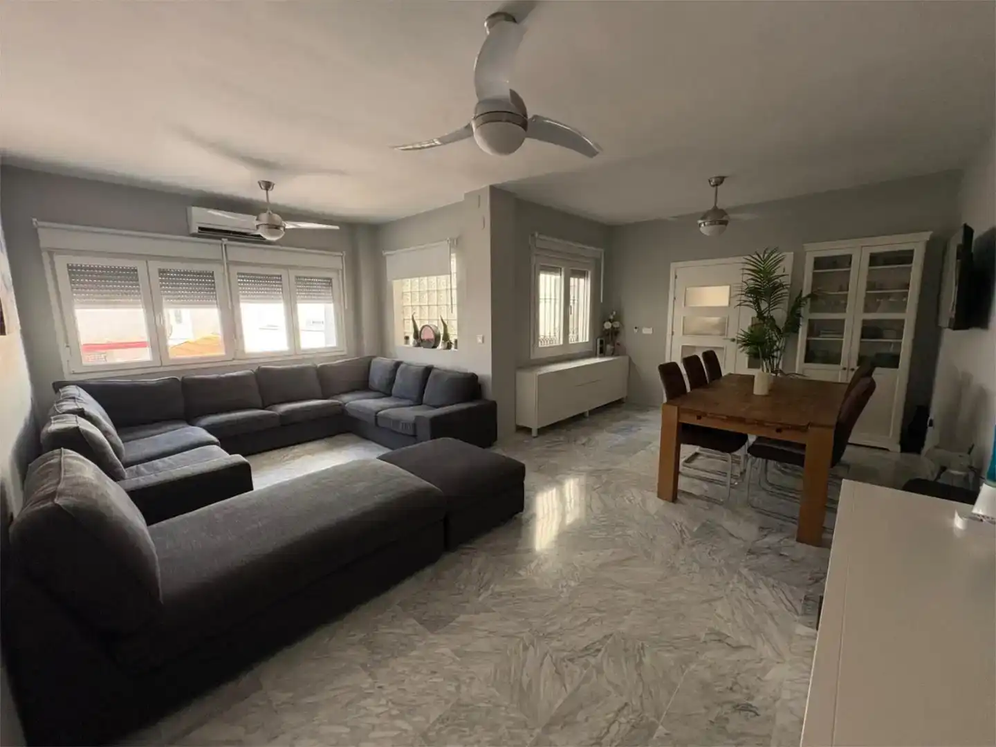 Sala d'estar de Casa adosada en venda en Centro
