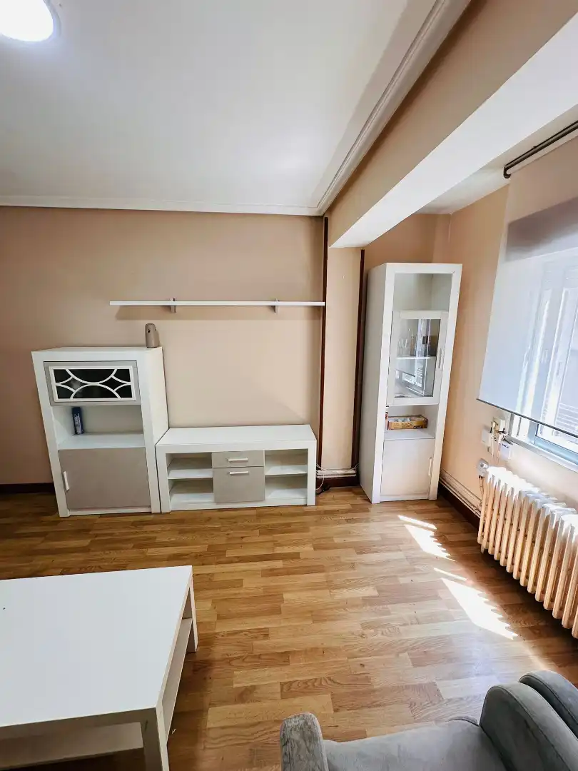 Bedroom of Flat for sale in Valladolid Capital  with Heating, Parquet flooring and Furnished