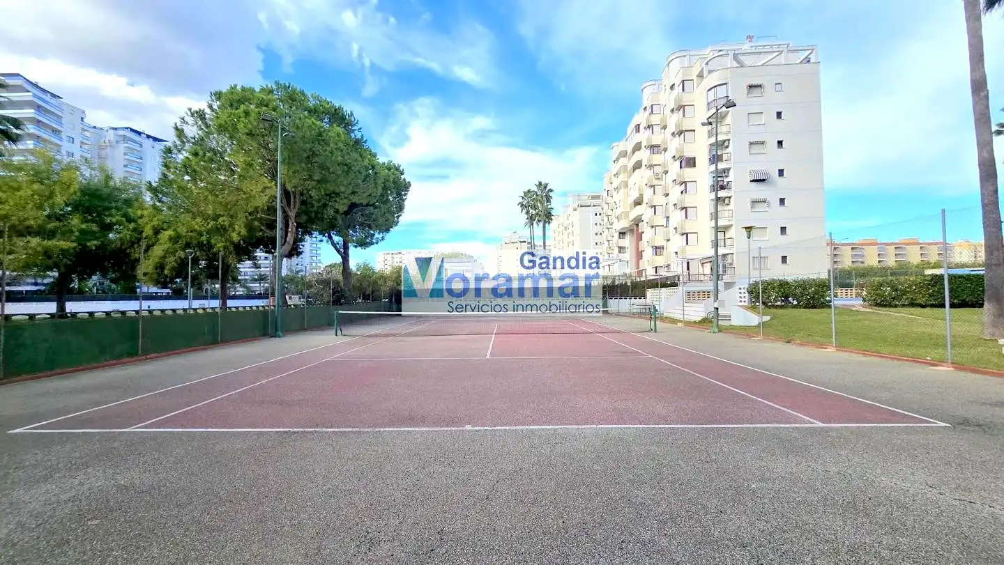Parking de Apartamento de alquiler en Gandia con Aire acondicionado, Calefacción y Piscina comunitaria