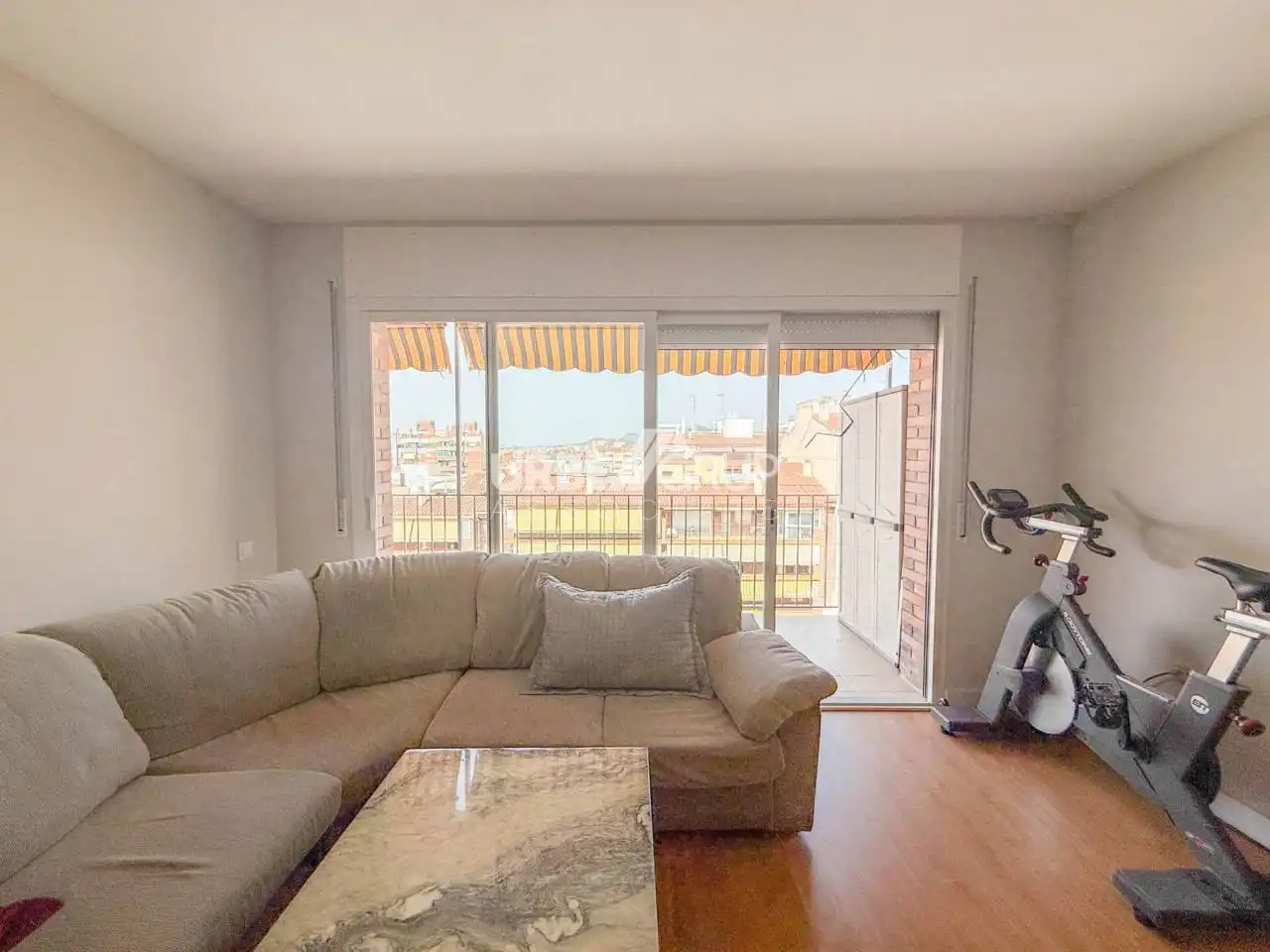 Sala de estar de Piso en venta en Terrassa con Calefacción, Parquet y Terraza