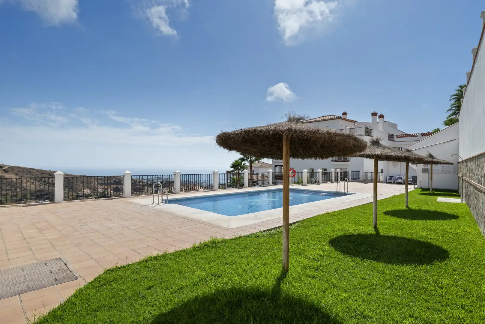 Piscina de Ático en venta en Mijas con Aire acondicionado, Terraza y Piscina