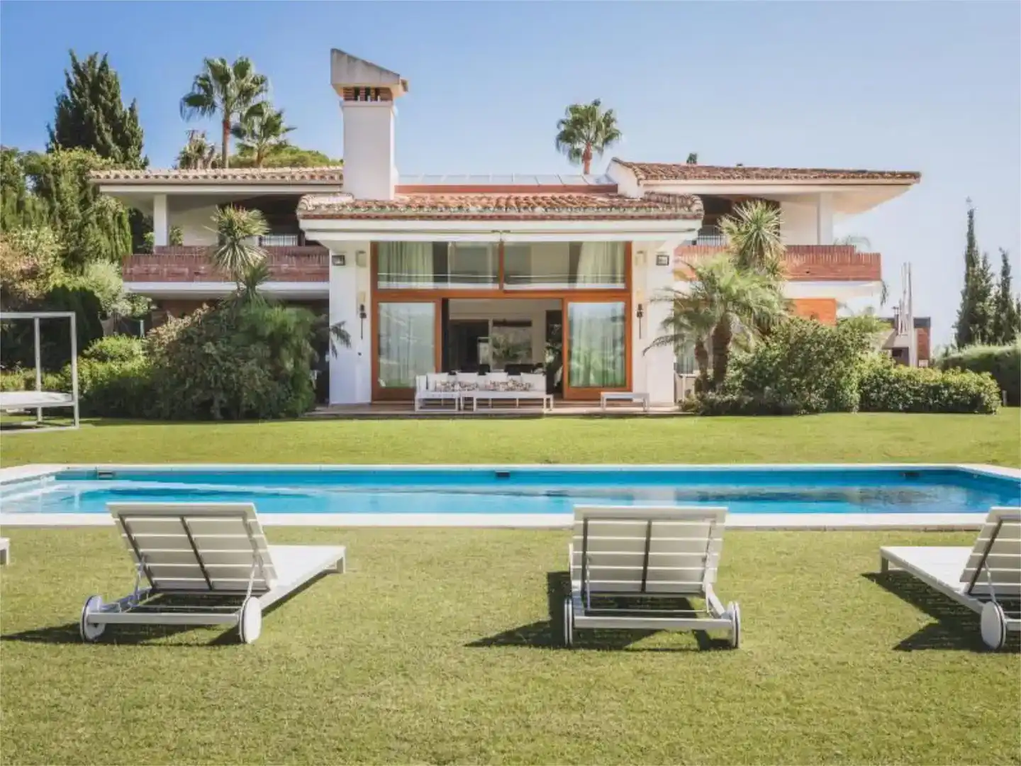 Jardí de Casa o xalet en venda en Marbella amb Aire condicionat, Piscina i Balcó