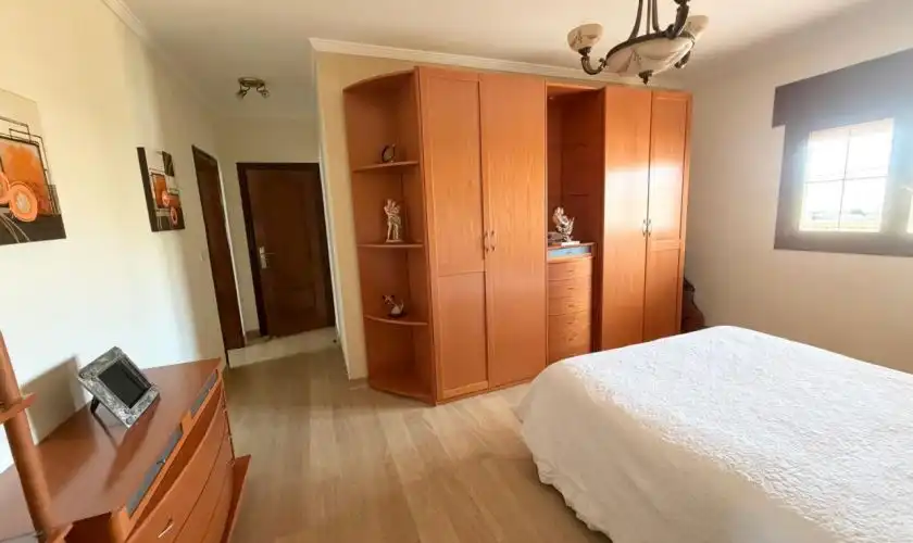 Schlafzimmer von Haus oder Chalet zum Verkauf in Carboneras mit Klimaanlage, Heizung und Privatgarten