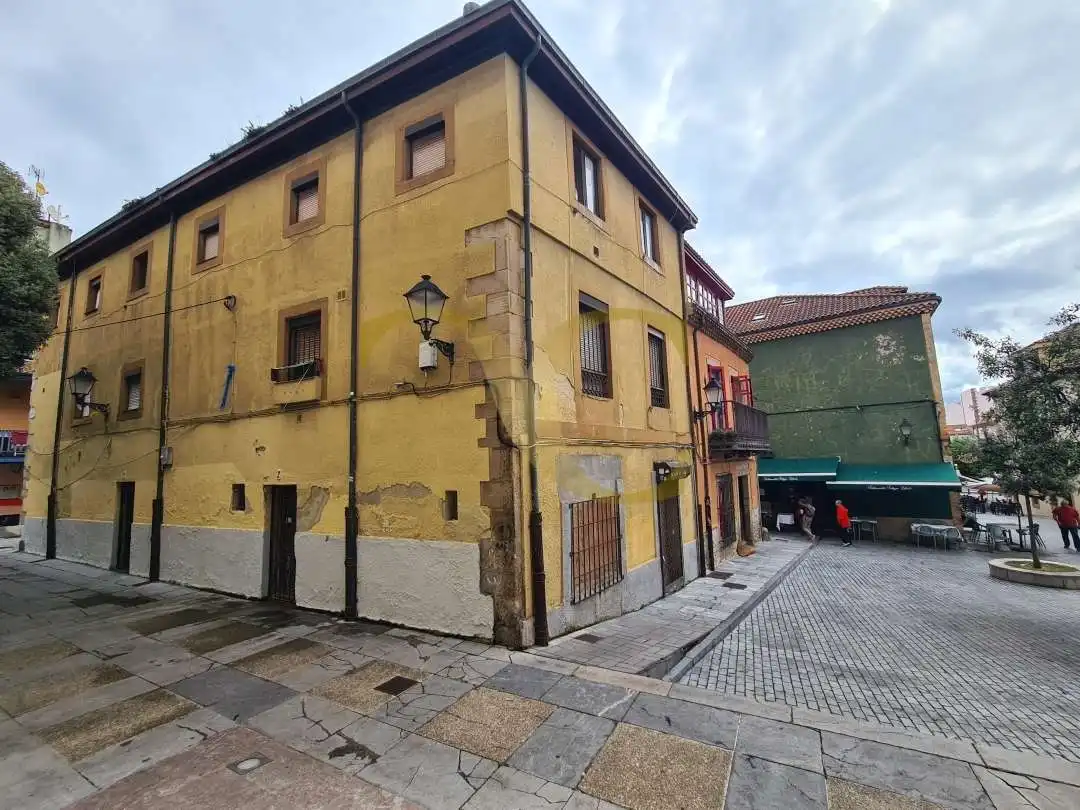 Vista exterior de Edificio en venta en Gijón 