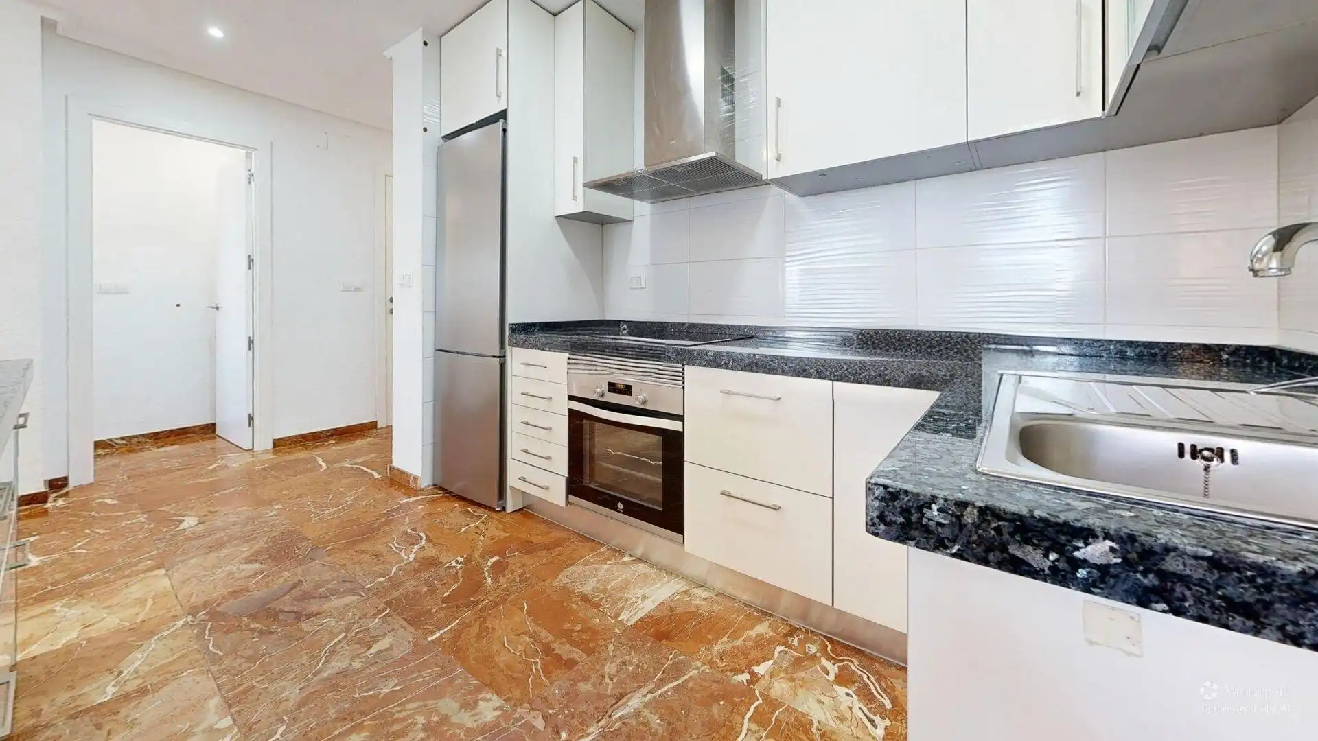 Cuina de Apartament de lloguer en Elche / Elx amb Aire condicionat, Jardí privat i Terrassa