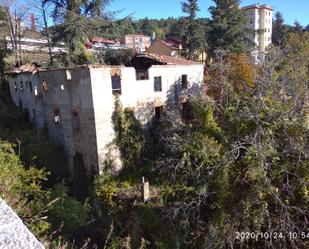 Vista exterior de Edifici en venda en Cercedilla