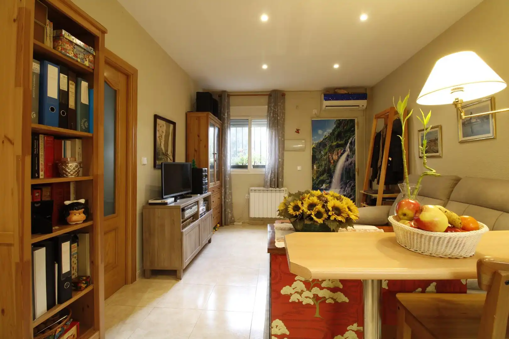 Sala d'estar de Apartament en venda en Madrid amb Aire condicionat, Calefacció i Moblat
