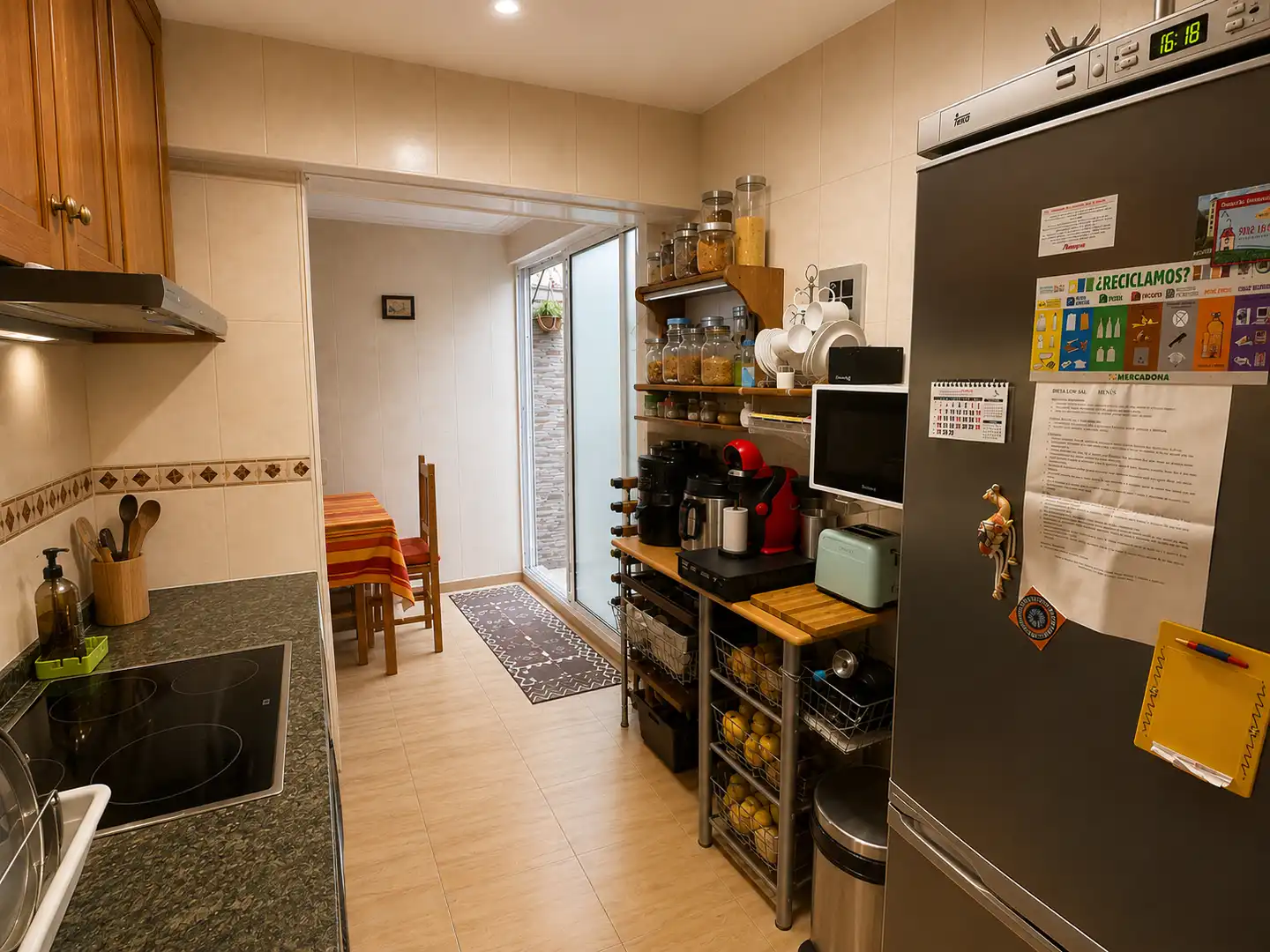 Cocina de Planta baja en venta en Alicante / Alacant con Aire acondicionado, Amueblado y Horno