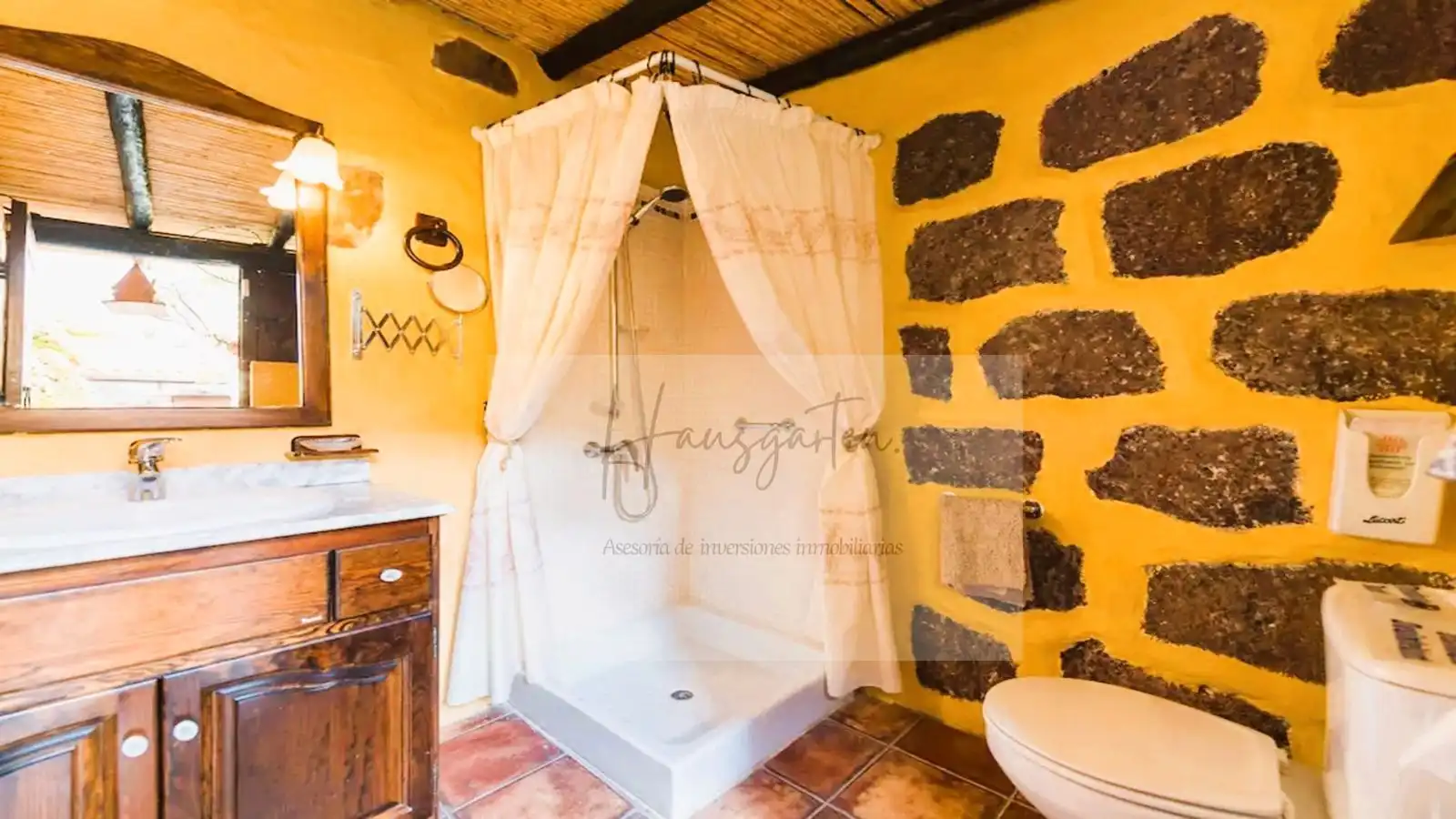 Baño de Finca rústica en venta en Tejeda con Aire acondicionado y Piscina