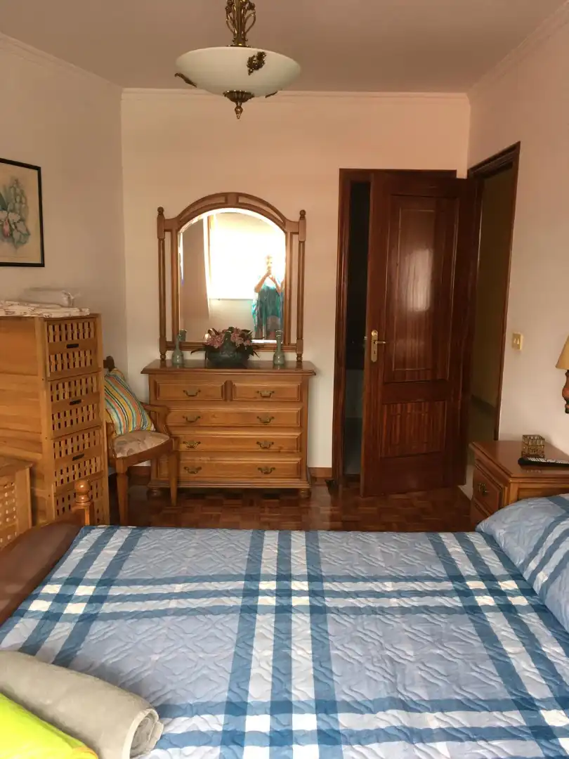 Dormitori de Àtic de lloguer en Ribeira amb Calefacció, Parquet i Moblat