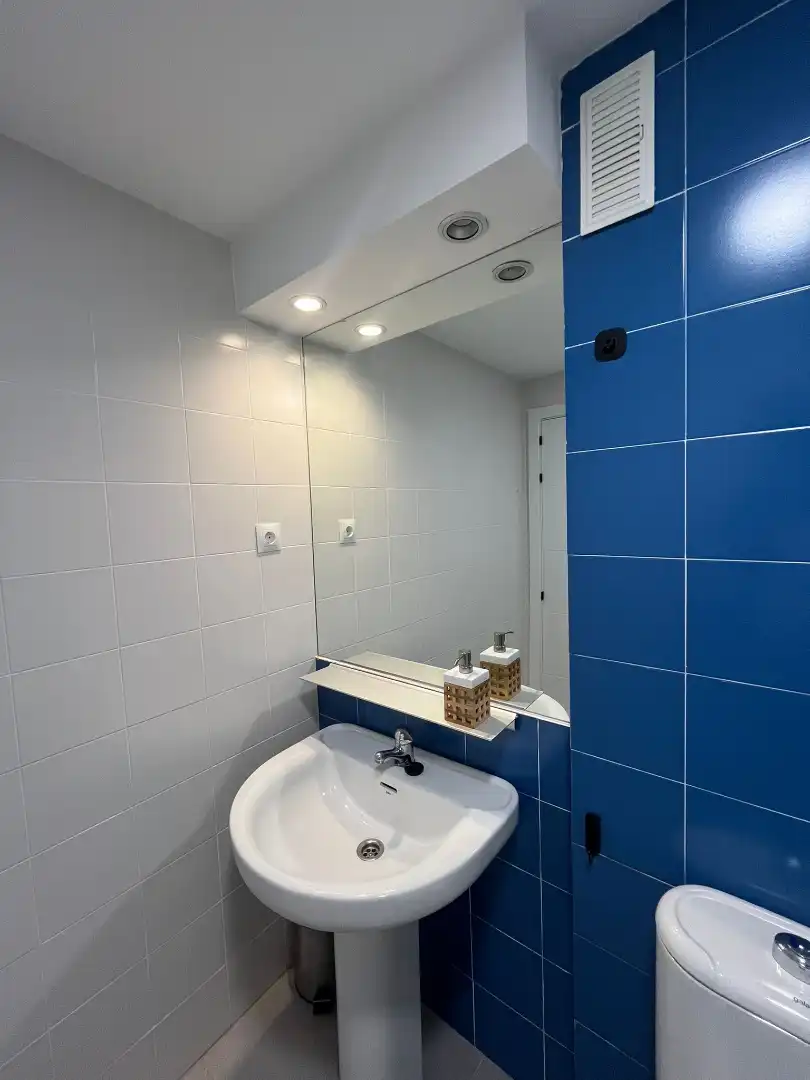 Badezimmer von Wohnung zur Miete in Rincón de la Victoria mit Klimaanlage, Terrasse und Möbliert