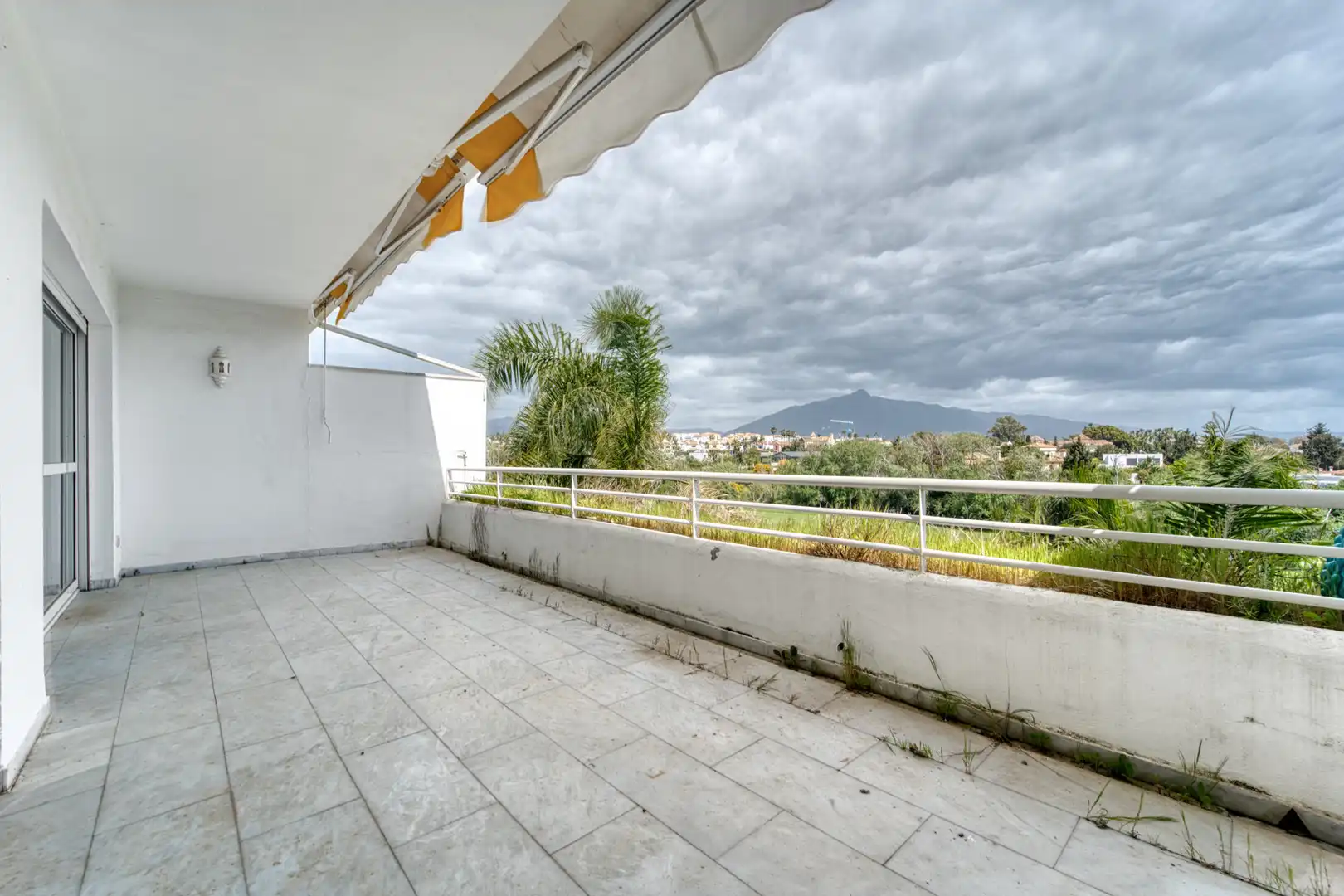 Terraza de Ático en venta en Marbella con Aire acondicionado, Calefacción y Terraza