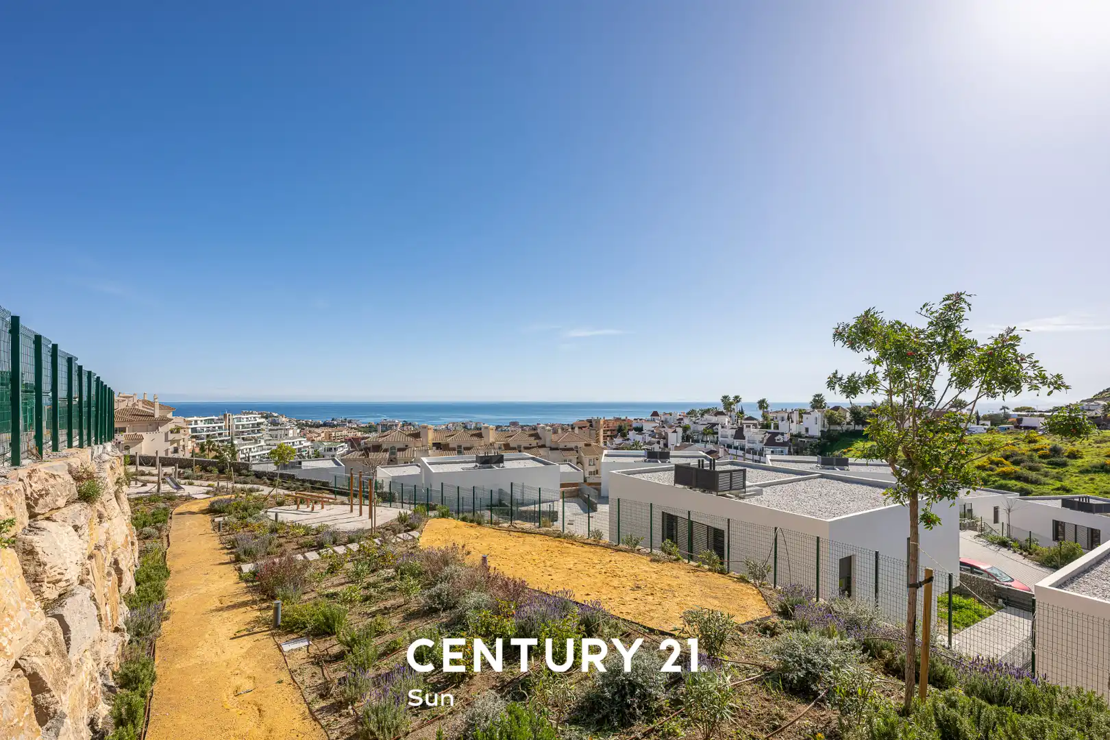 Vista exterior de Casa adosada en venta en Mijas con Aire acondicionado, Calefacción y Jardín privado