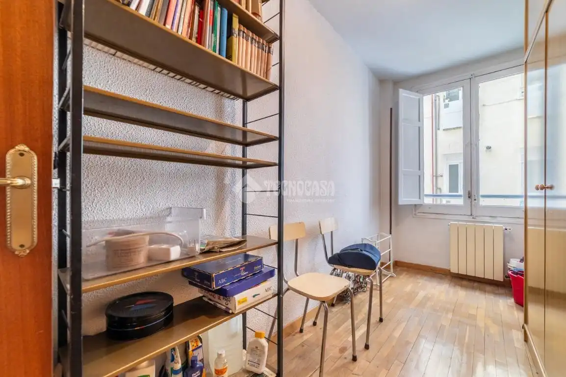 Schlafzimmer von Wohnung zum Verkauf in Madrid mit Parkett