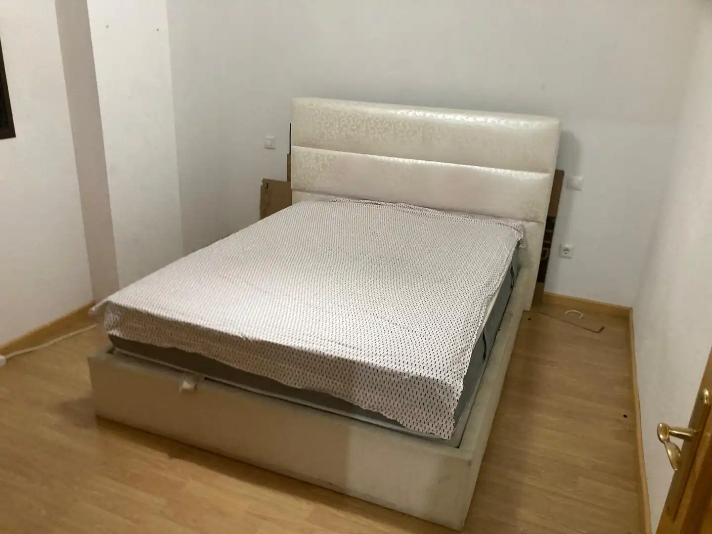Schlafzimmer von Erdgeschoss zum Verkauf in Burguillos de Toledo mit Klimaanlage, Heizung und Parkett