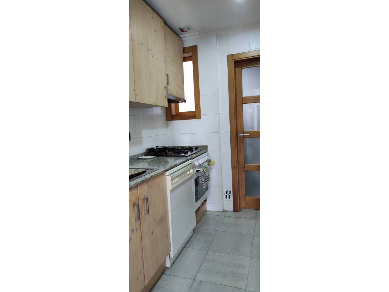 Cuina de Pis en venda en Sabadell amb Jardí privat