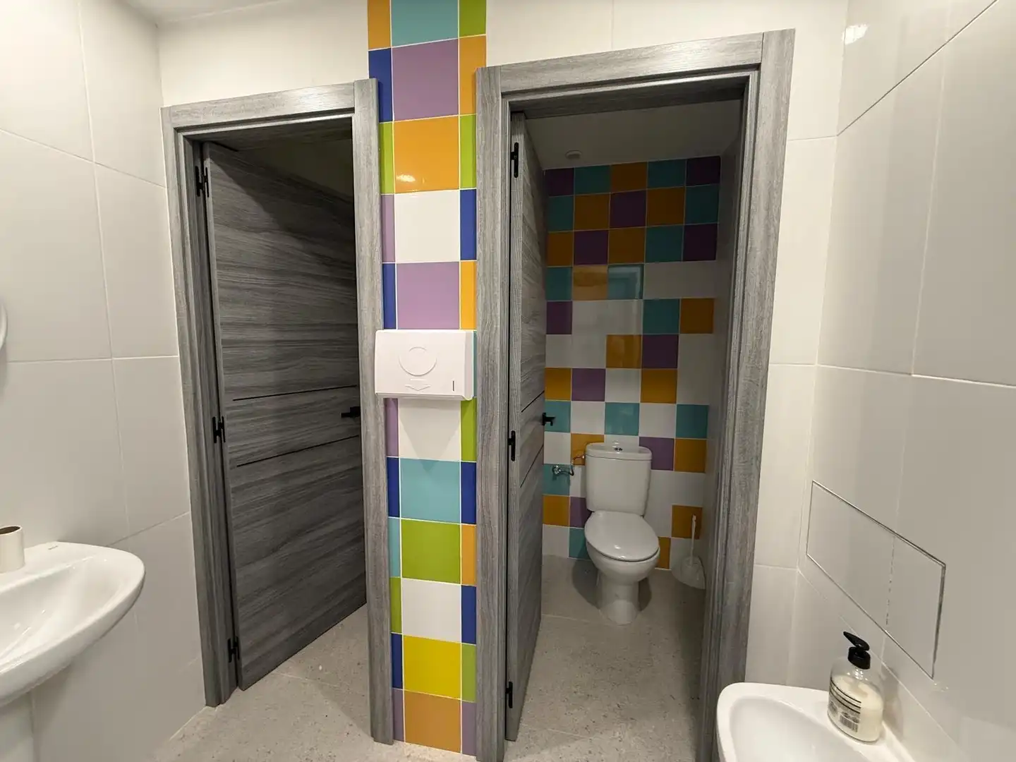 Baño de Local en venta en Alicante / Alacant con Aire acondicionado y Amueblado