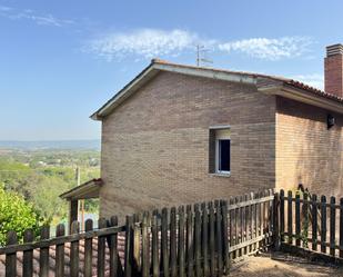 Vista exterior de Casa o xalet en venda en Vilanova del Vallès amb Calefacció, Jardí privat i Terrassa