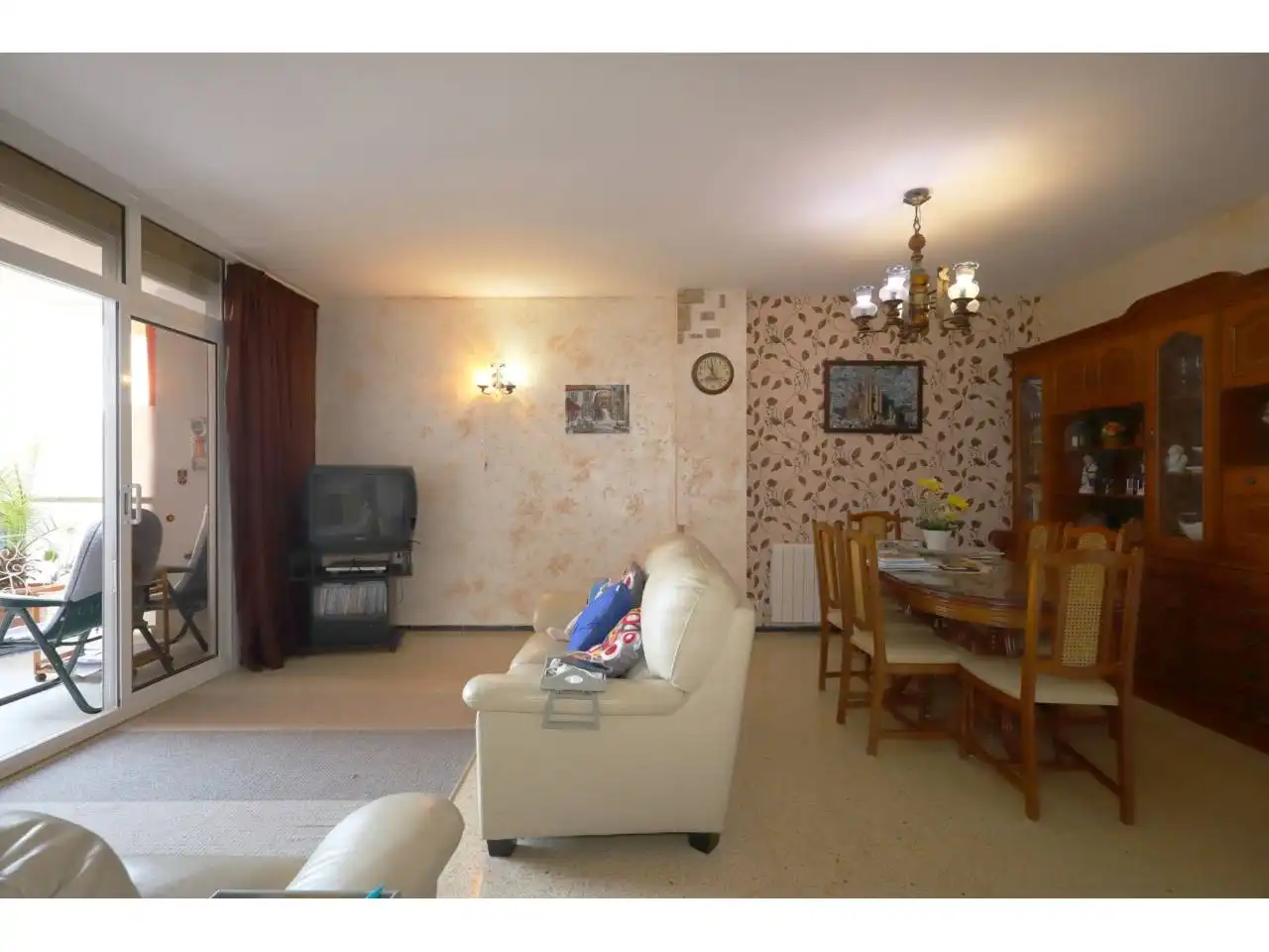 Sala de estar de Piso en venta en Blanes con Calefacción, Terraza y Amueblado