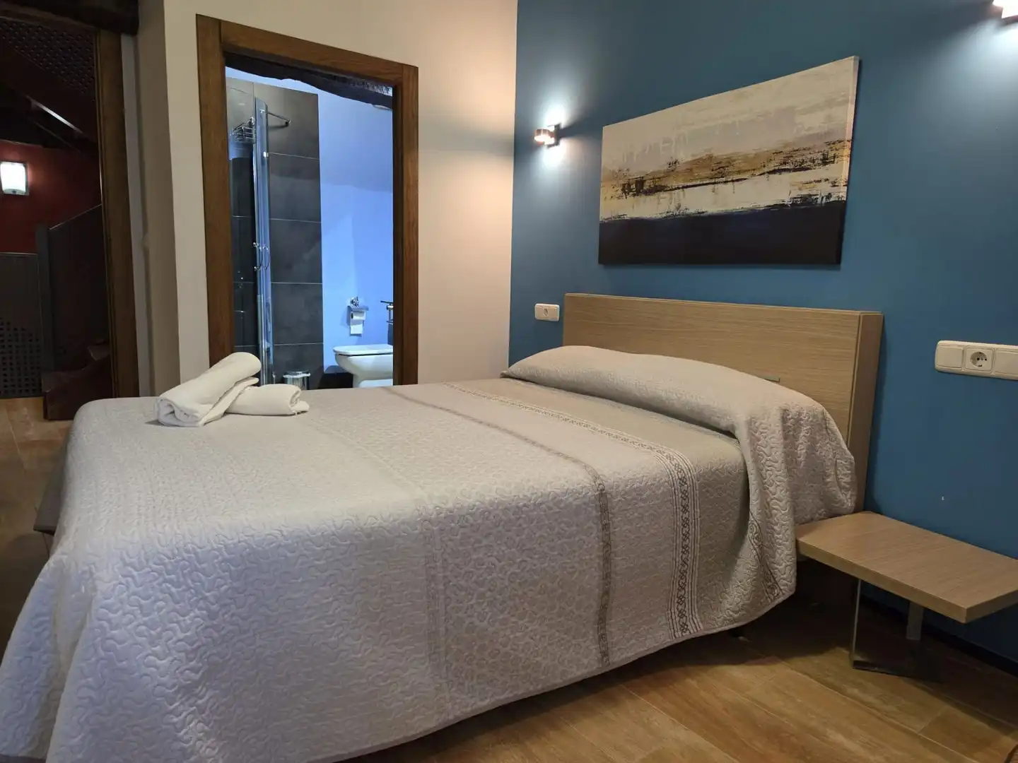 Schlafzimmer von Country house zum Verkauf in Campezo / Kampezu mit Möbliert