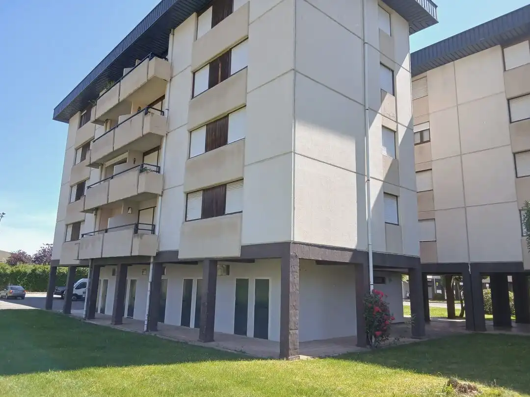 Außenansicht von Wohnung zum Verkauf in Ezcaray mit Heizung, Privatgarten und Terrasse