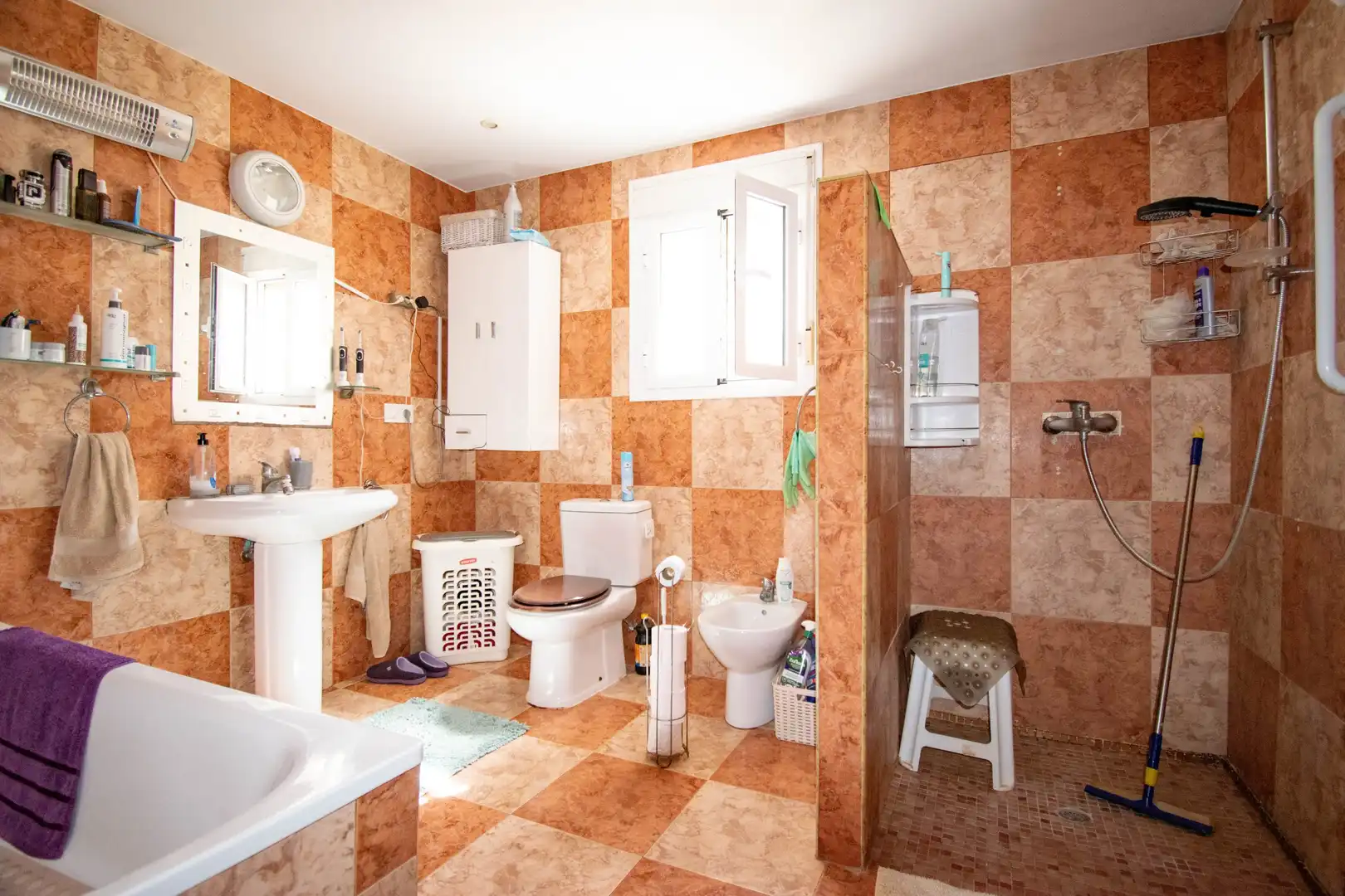 Bathroom of Houses for sale in Chiclana de la Frontera