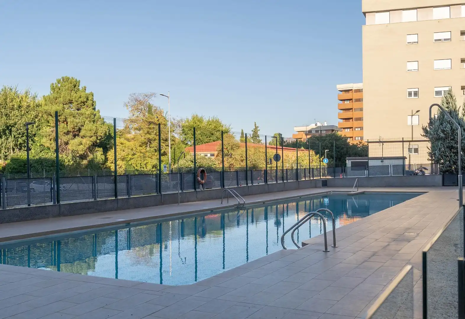 Piscina de Apartament en venda en Zaidín
