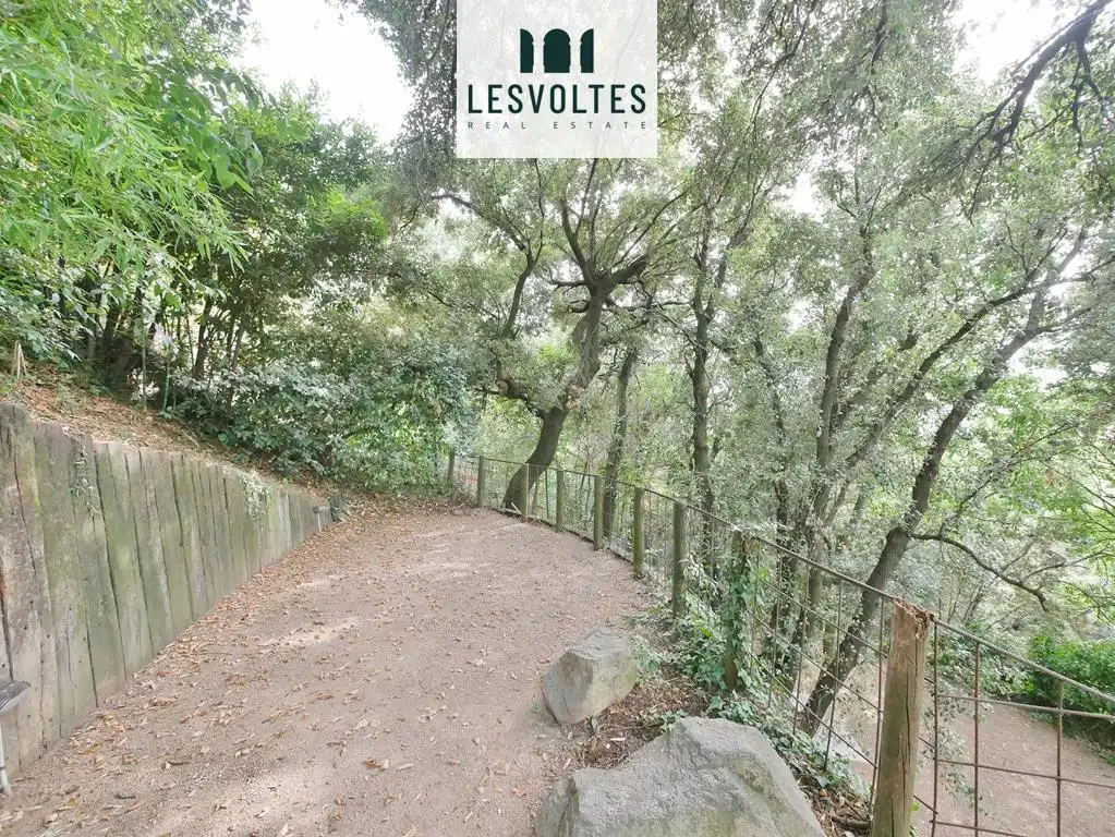 Vista exterior de Finca rústica en venda en La Bisbal d'Empordà amb Aire condicionat, Calefacció i Jardí privat