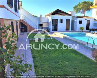 Jardí de Casa o xalet de lloguer en Alcalá de Guadaira amb Aire condicionat, Terrassa i Piscina