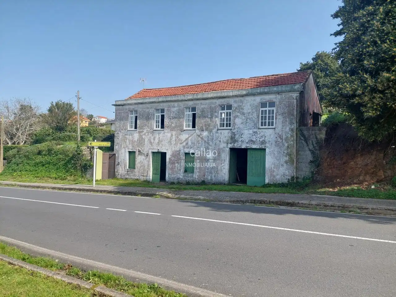 Vista exterior de Casa o xalet en venda en Ferrol amb Jardí privat i Traster