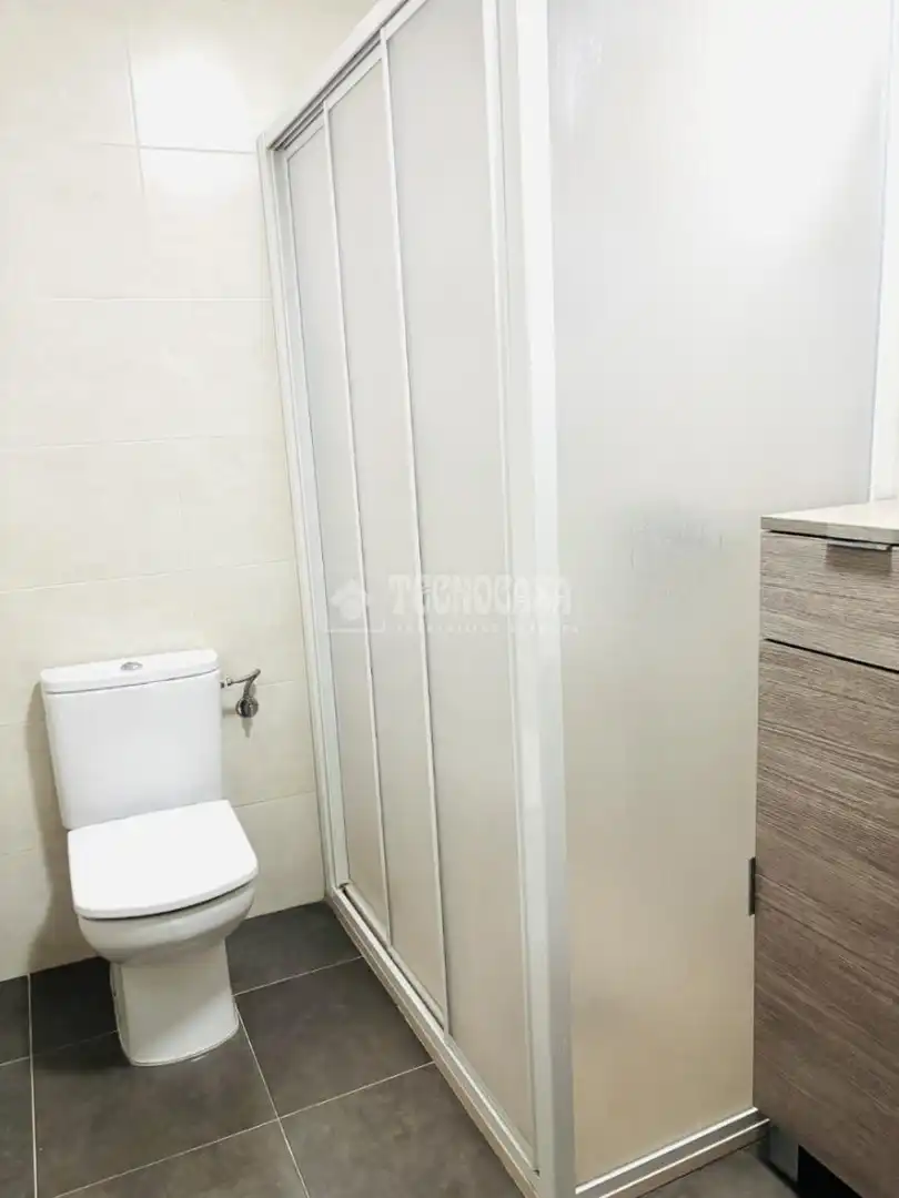 Bathroom of Flat for sale in Zaragoza  with Heating