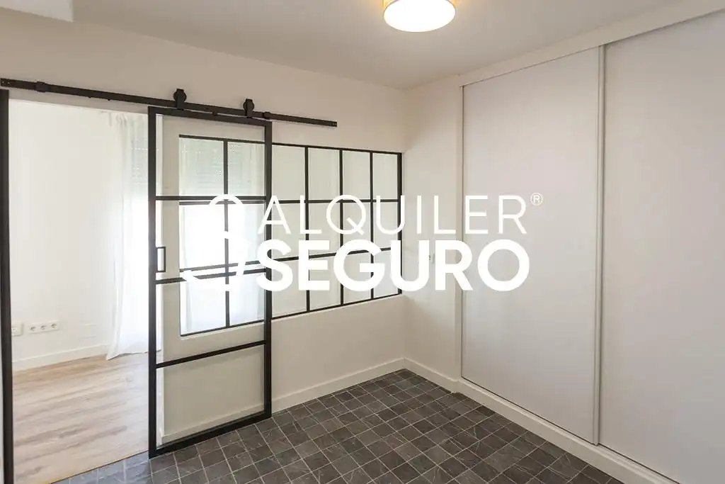 Àtic de lloguer a del Aligustre, Valdezarza