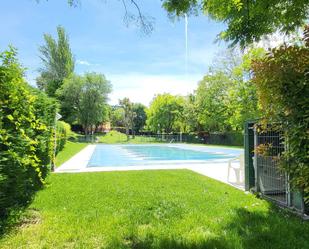 Swimming pool of Flat to rent in Alcobendas  with Air Conditioner, Heating and Parquet flooring