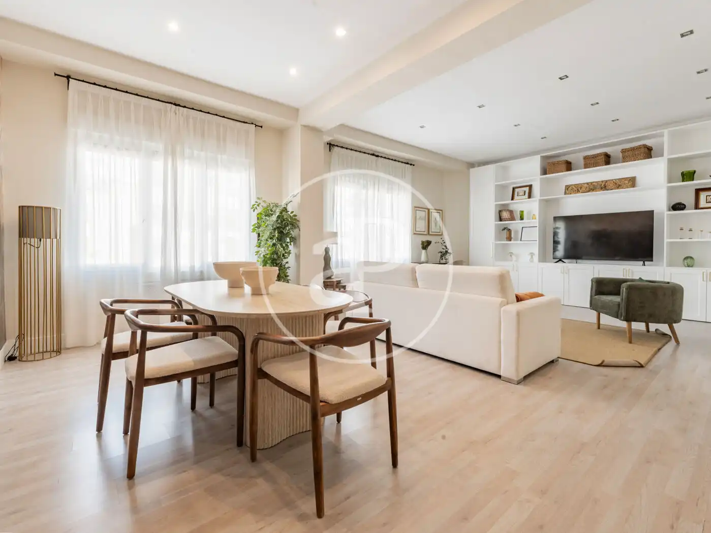 Living room of Flat for rent in  Madrid Capital  with Air Conditioner, Heating and Furnished