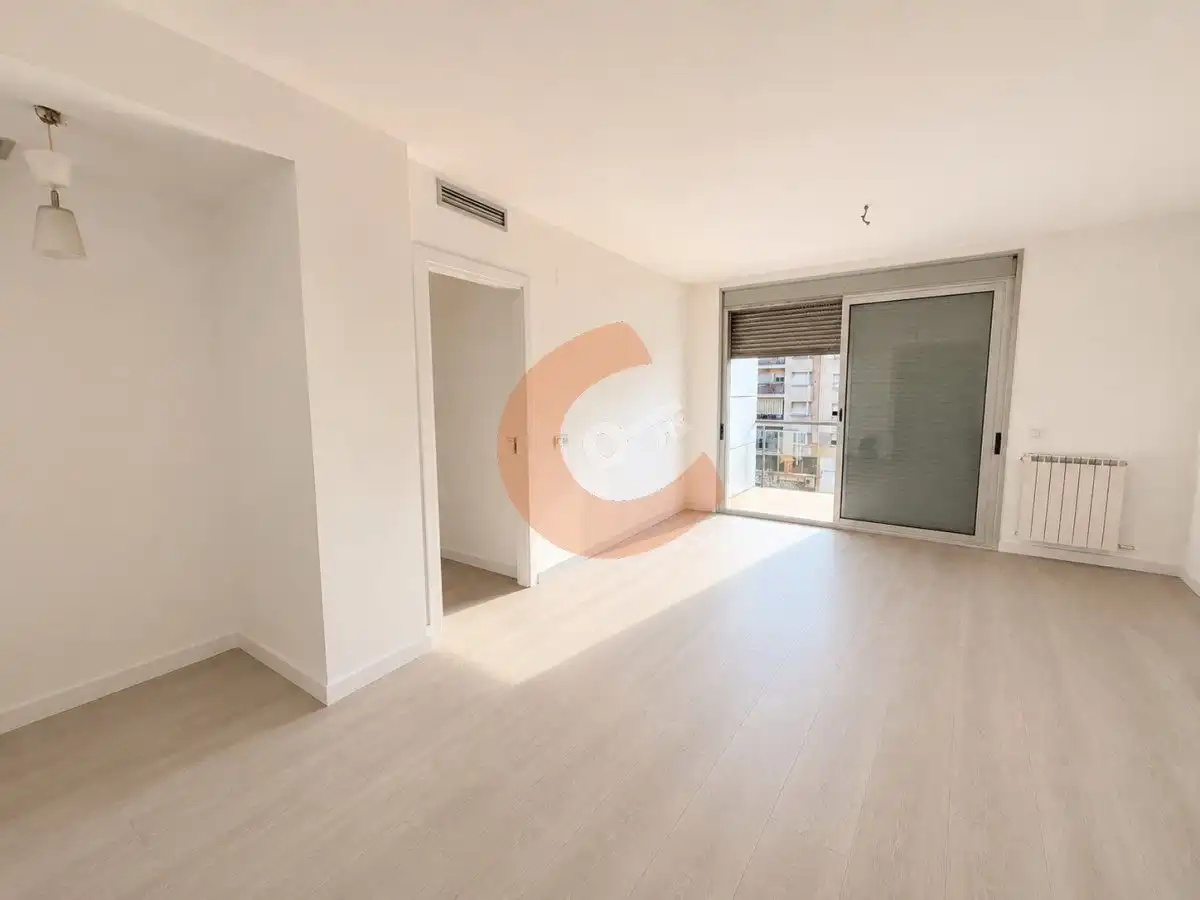 Living room of Flat for sale in El Vendrell  with Heating, Parquet flooring and Terrace