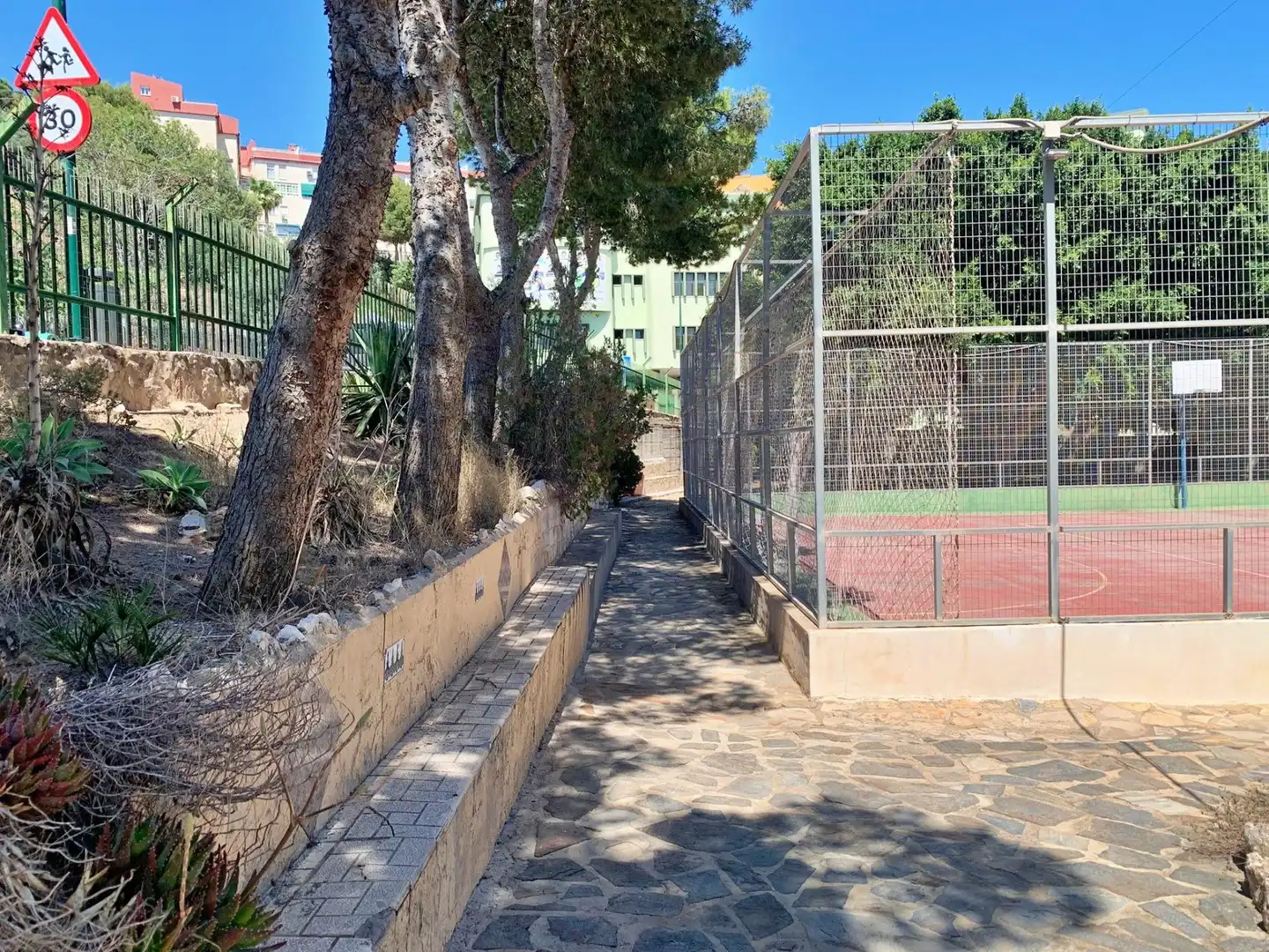 Vista exterior de Piso en venta en Málaga con Jardín privado, Terraza y Amueblado