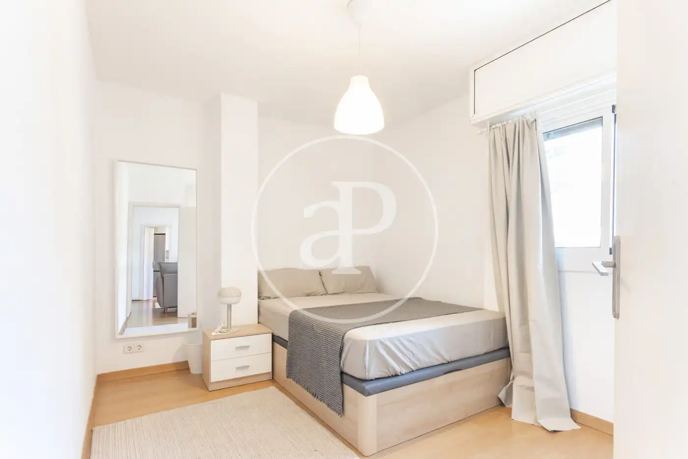 Habitación de Piso de alquiler en Barcelona con Amueblado y Balcón