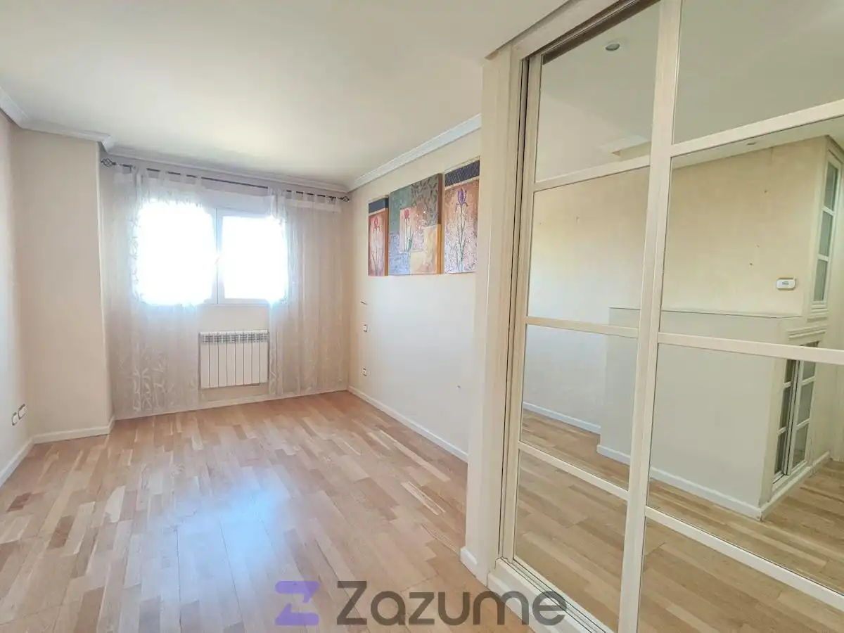 Schlafzimmer von Wohnung zur Miete in Usera