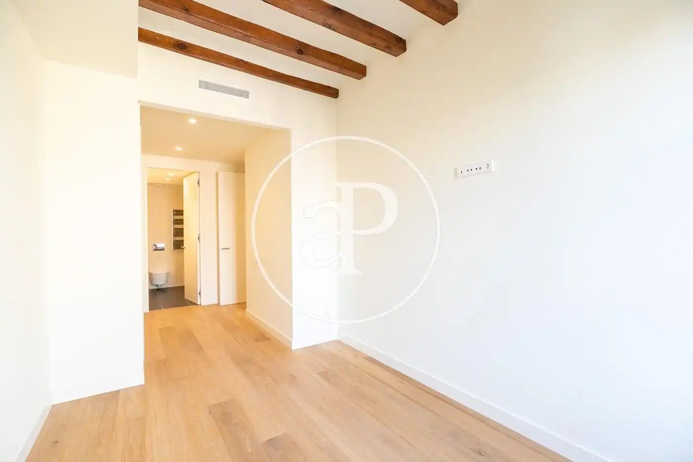 Piso con terraza en venta en Pau Claris, imagen 16