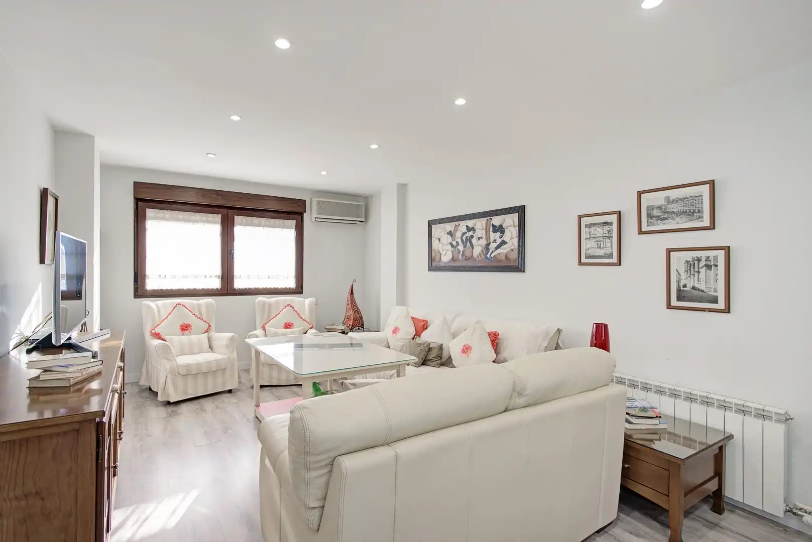 Living room of Houses for sale in Jun  with Air Conditioner, Heating and Private garden