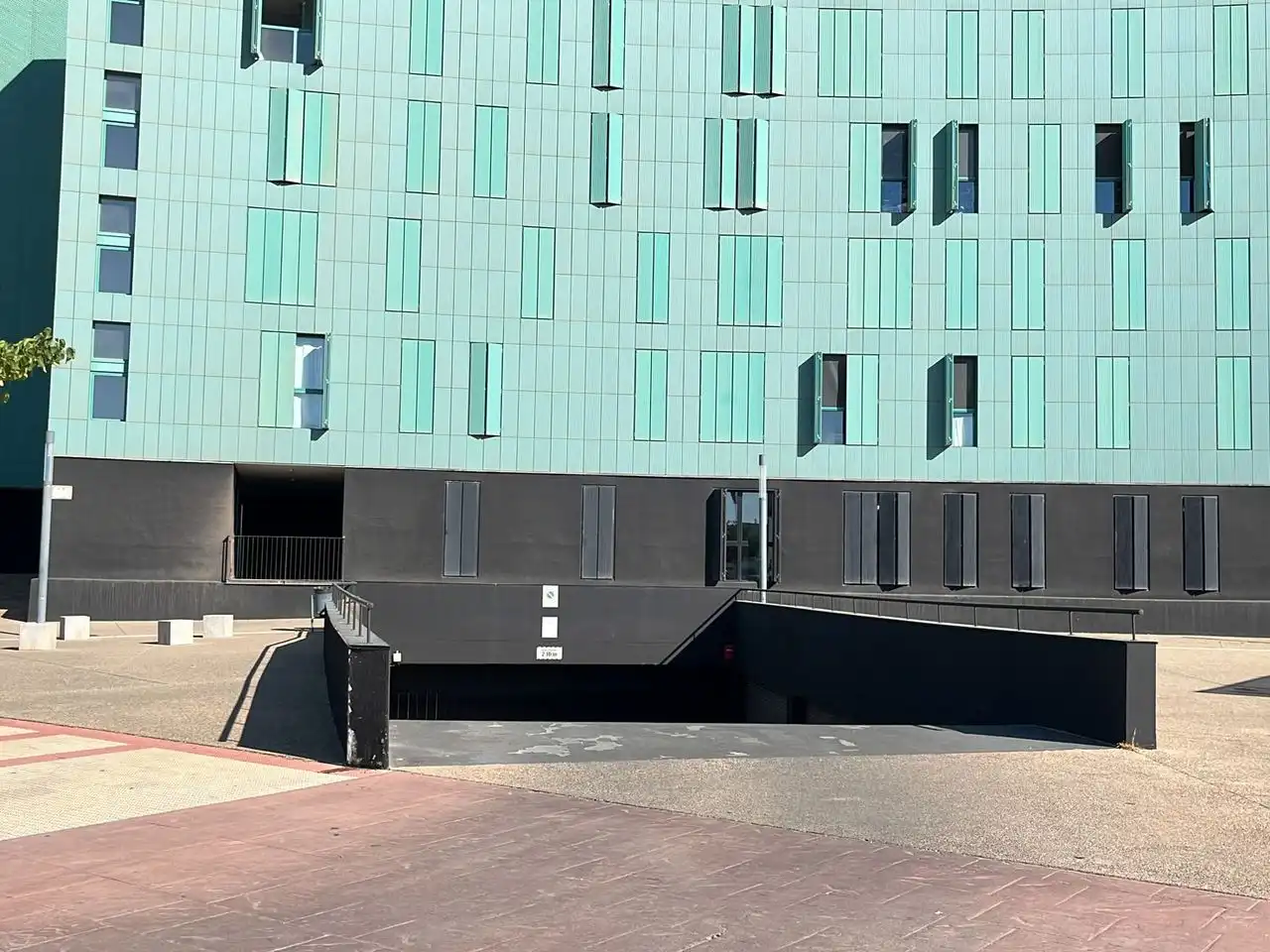 Vista exterior de Apartamento en venta en  Logroño con Piscina